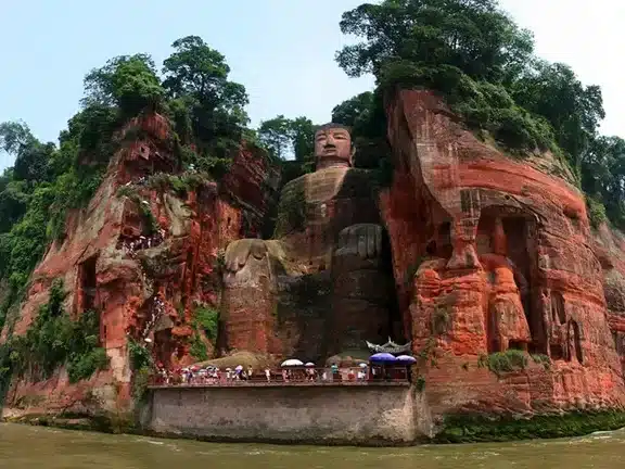 Лэшаньский большой Будда — гигантская статуя в Китае