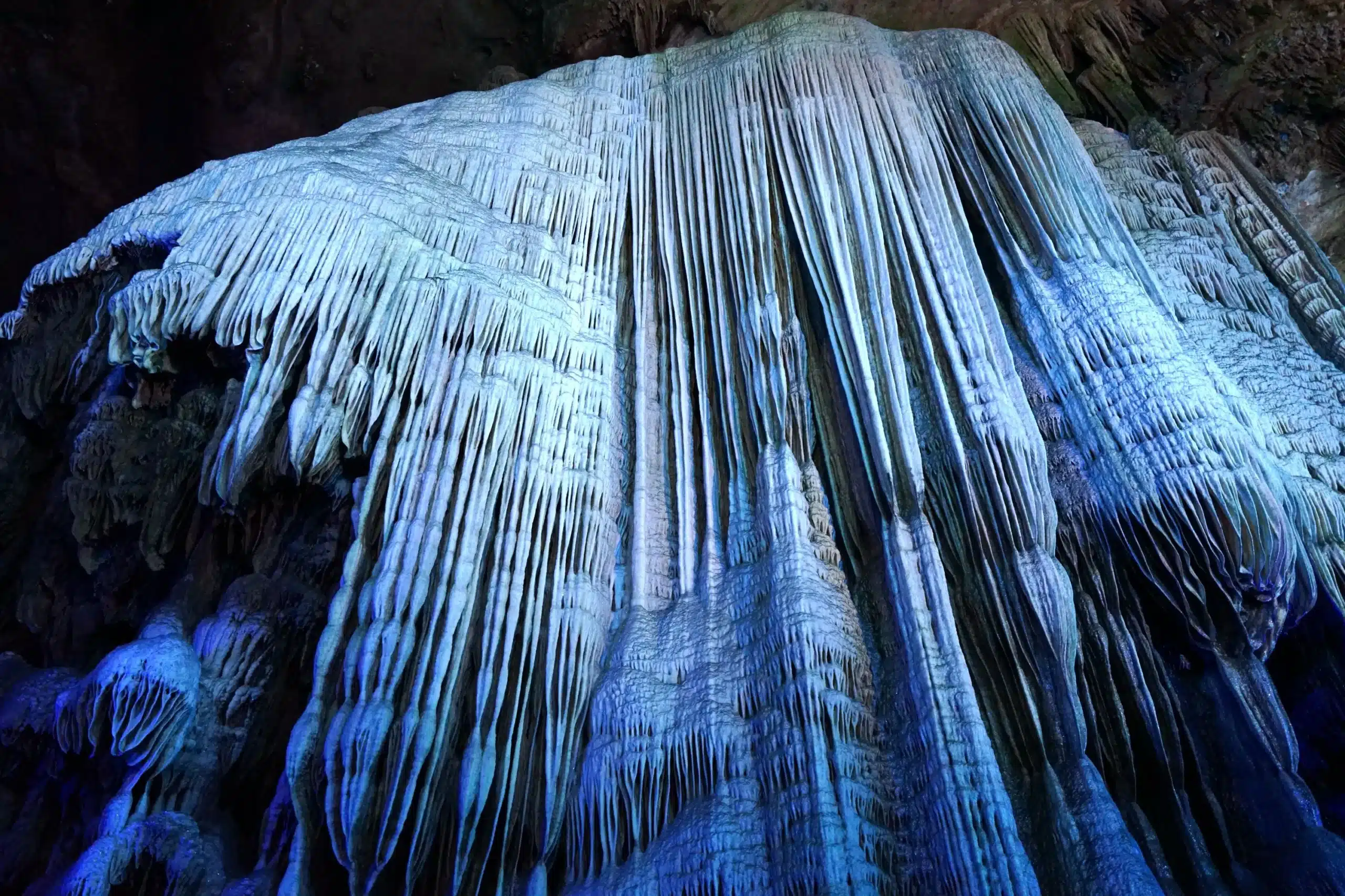 Летающий водопад Снежной горы