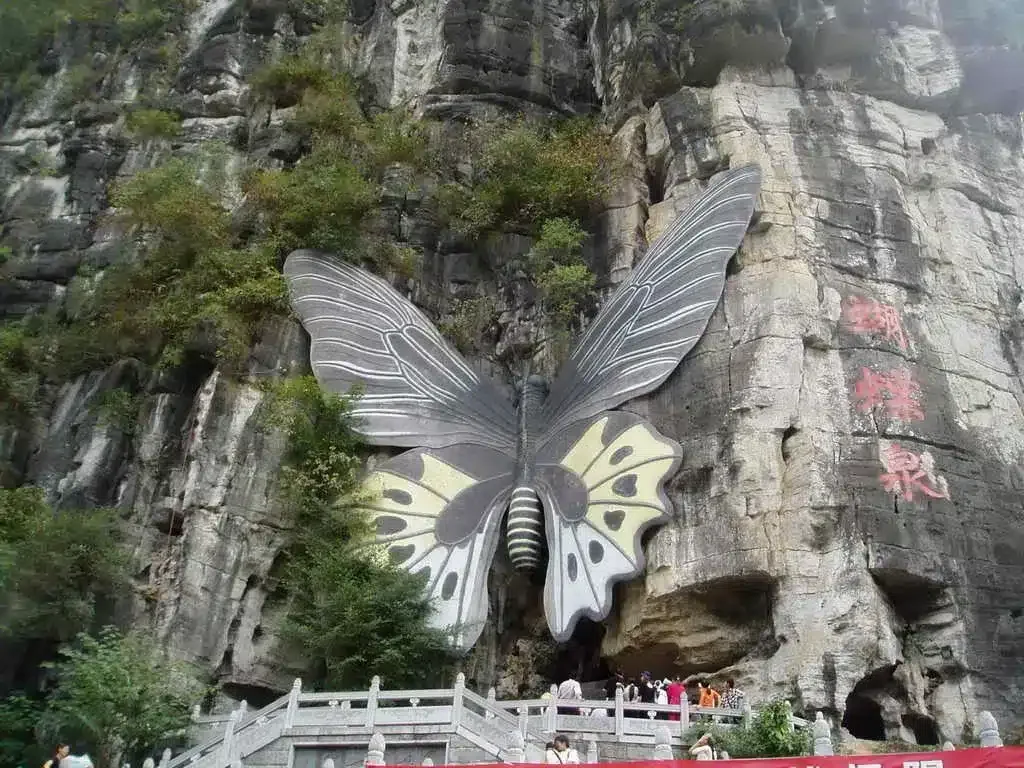 Долина бабочек в Санье — парк с крыльями лета