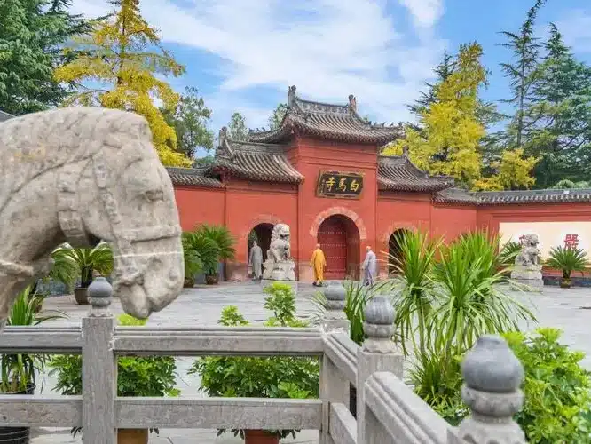 Храм Белой Лошади в Лояне — родина китайского буддизма