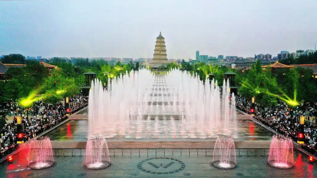 Танцующий фонтан Большой пагоды диких гусей