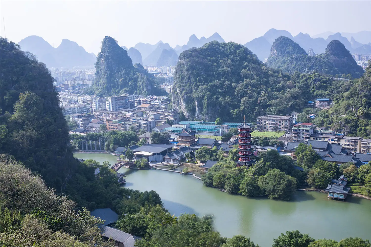 Гора Складчатая парча в Гуйлине