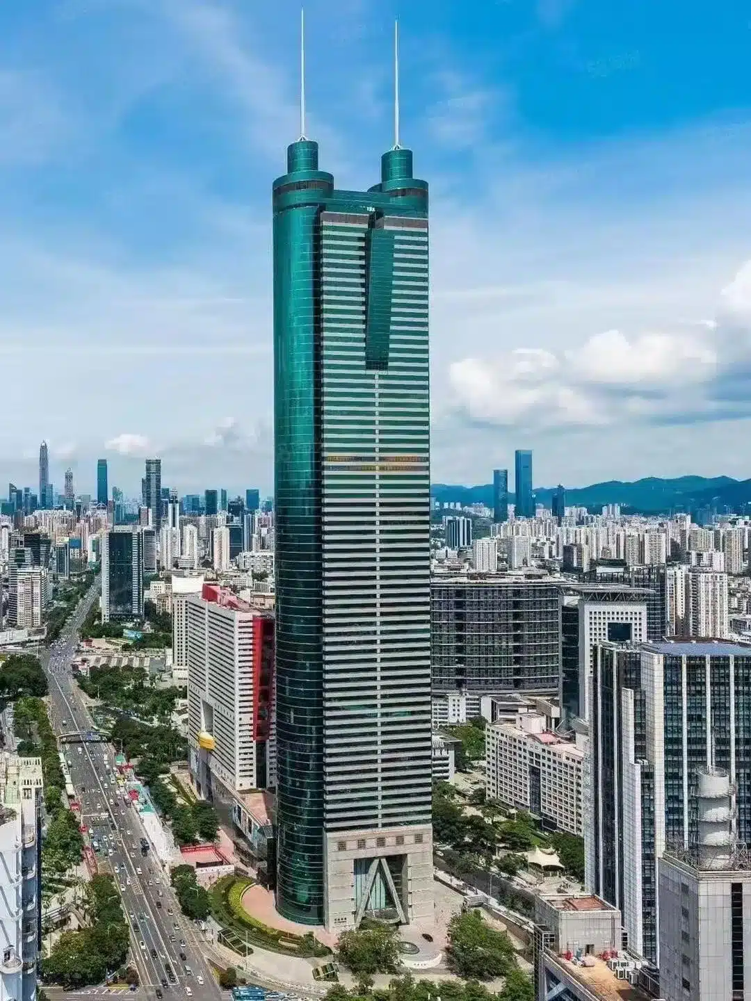 Безвизовый тур Гуанчжоу-Шэньчжэнь-Гонконг: Ди Ванг Билдинг