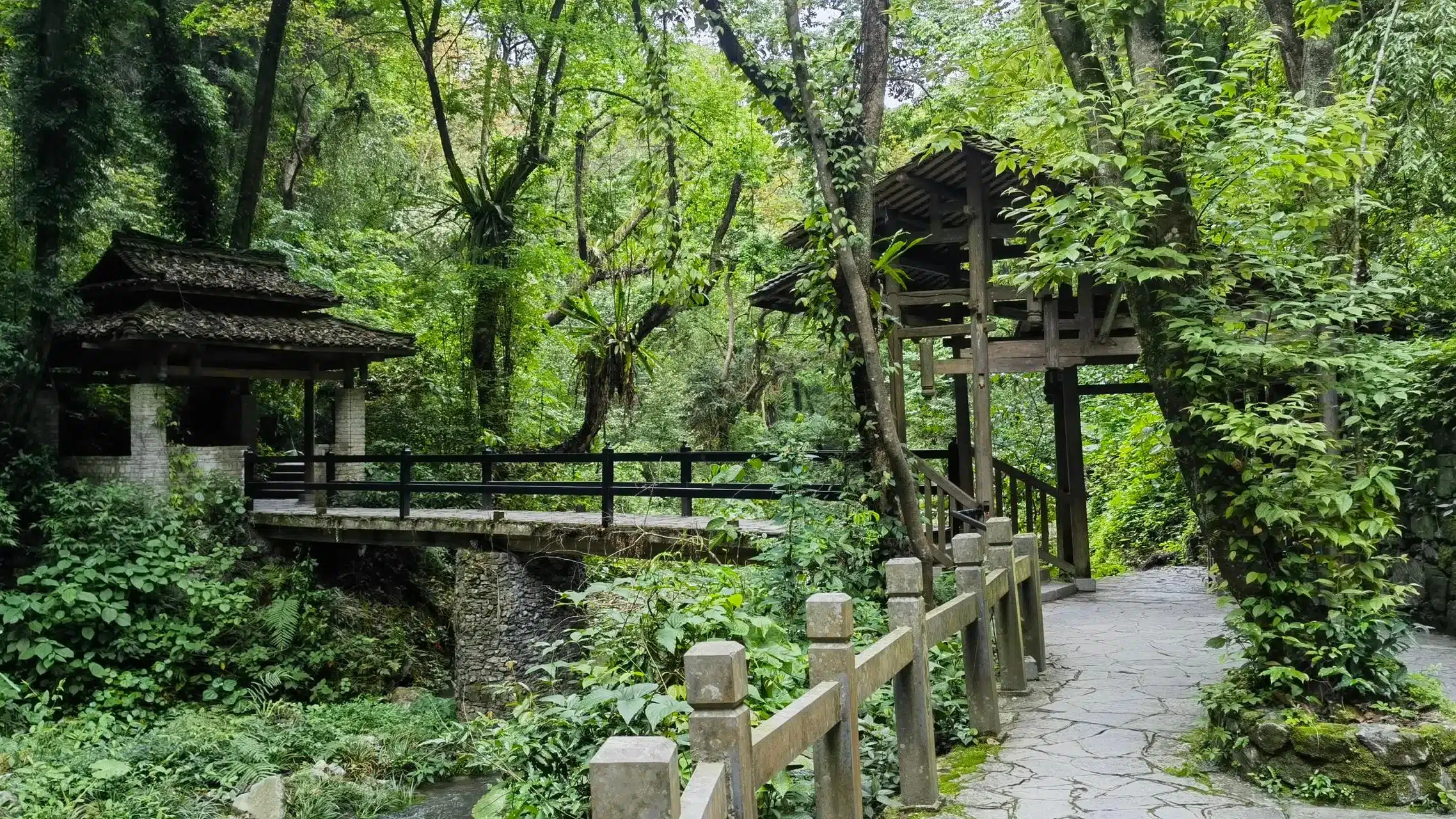 Водопад Гудун
