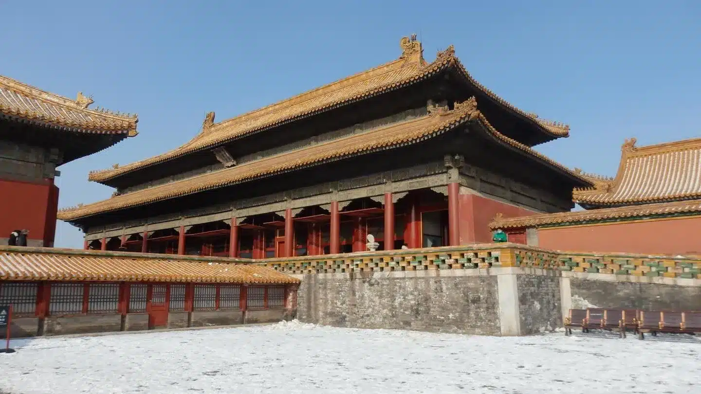 Дворец земного спокойствия