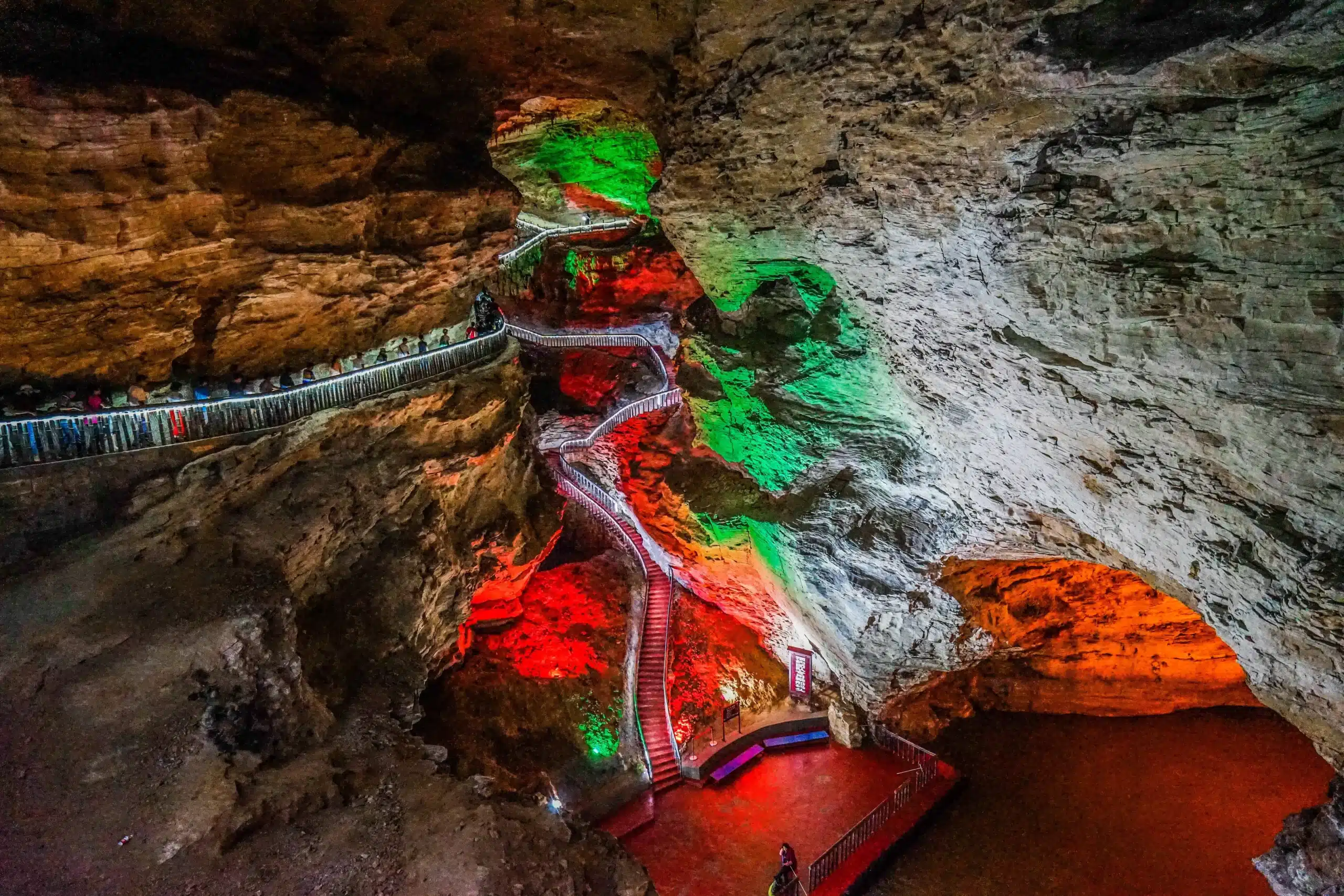 Пещера желтого дракона