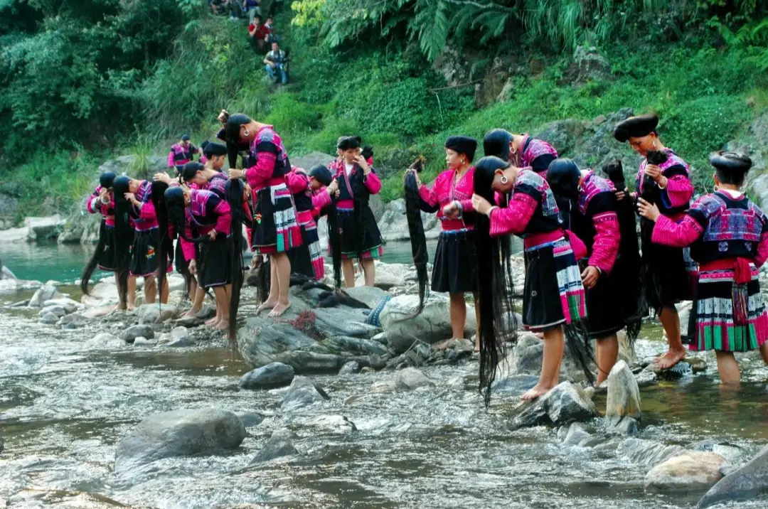 Деревня Хуанлуо Яо Гуйлиня