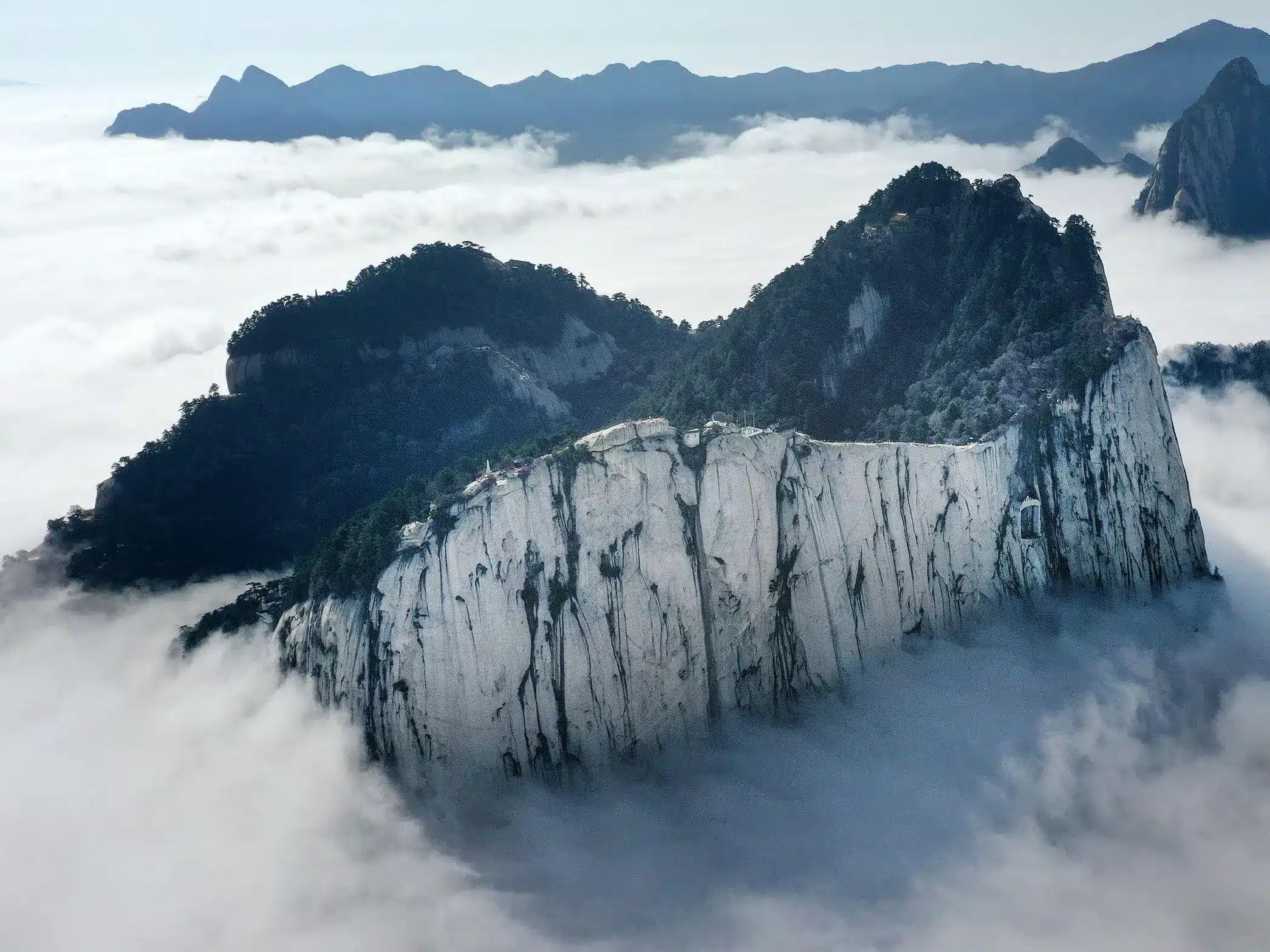 Гора Хуашань — священная вершина и экстремальный маршрут