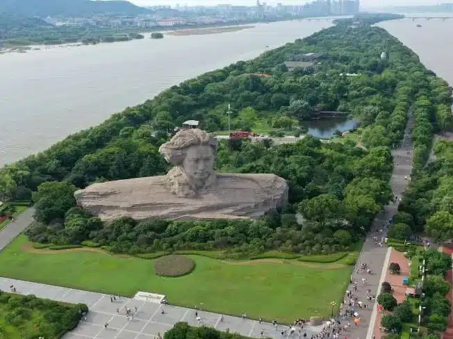 Однодневная экскурсия в Чанша — музей, парк Оранж-Айленд и Академия Юэлу