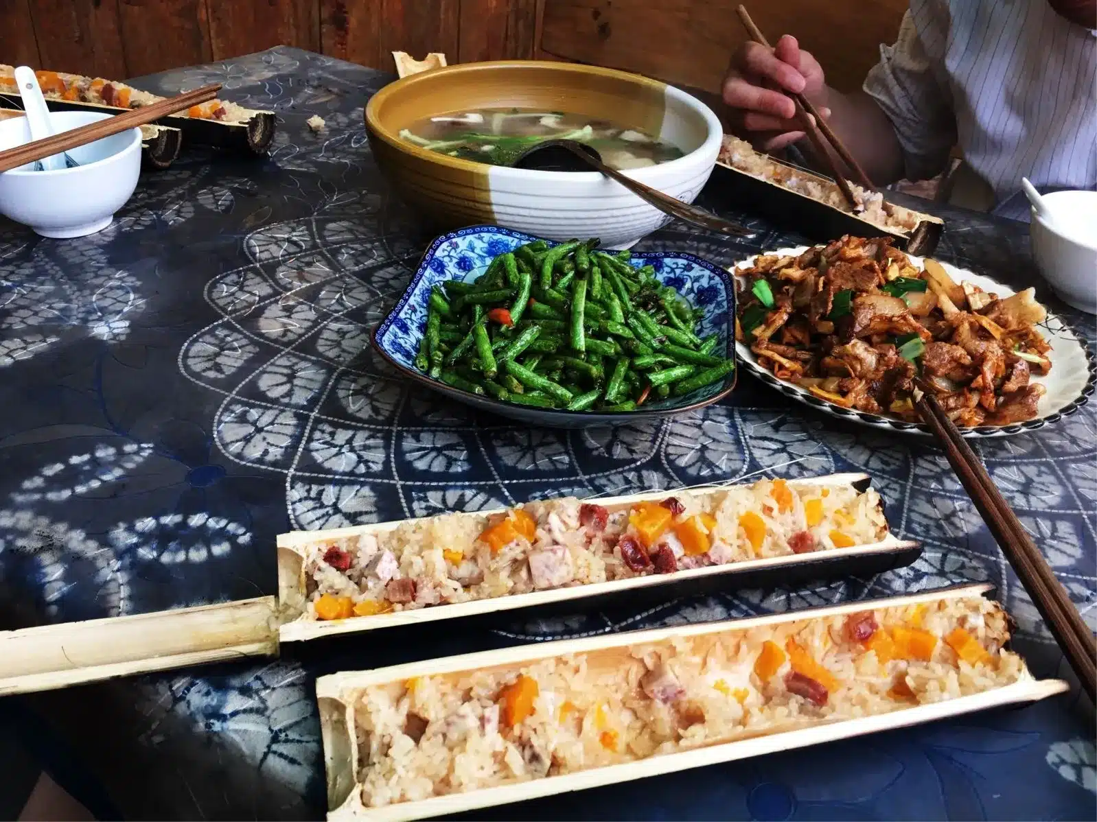 Рис в бамбуковых трубочках