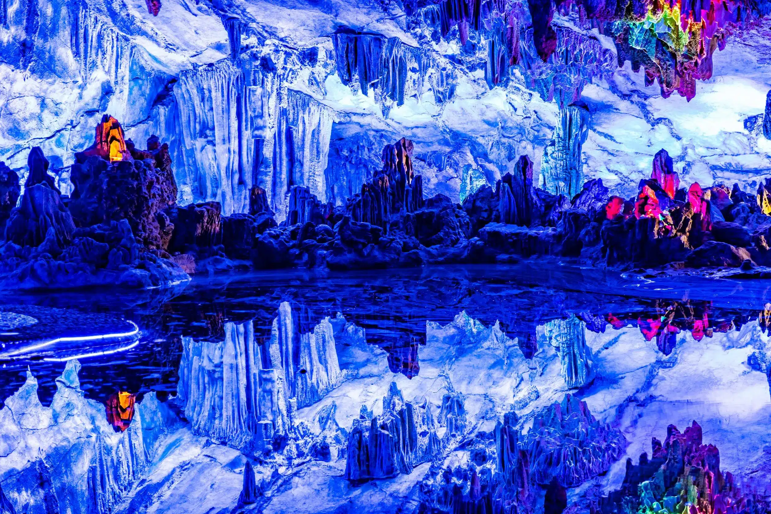 Пещеру тростниковой флейты