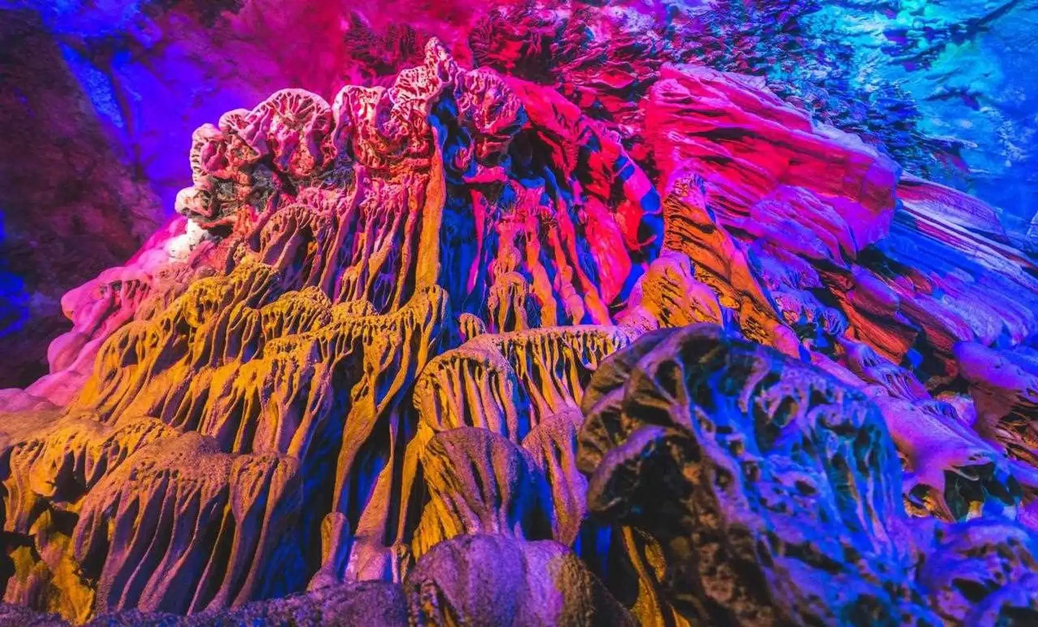 Пещера тростниковой флейты