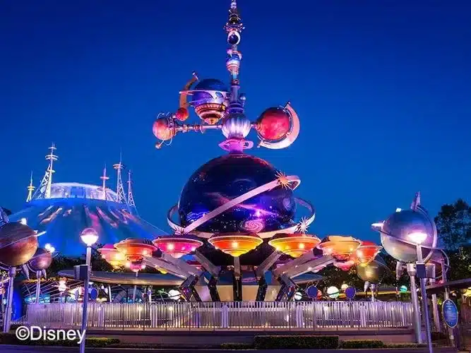 Мир будущего-Гонконгский Диснейленд