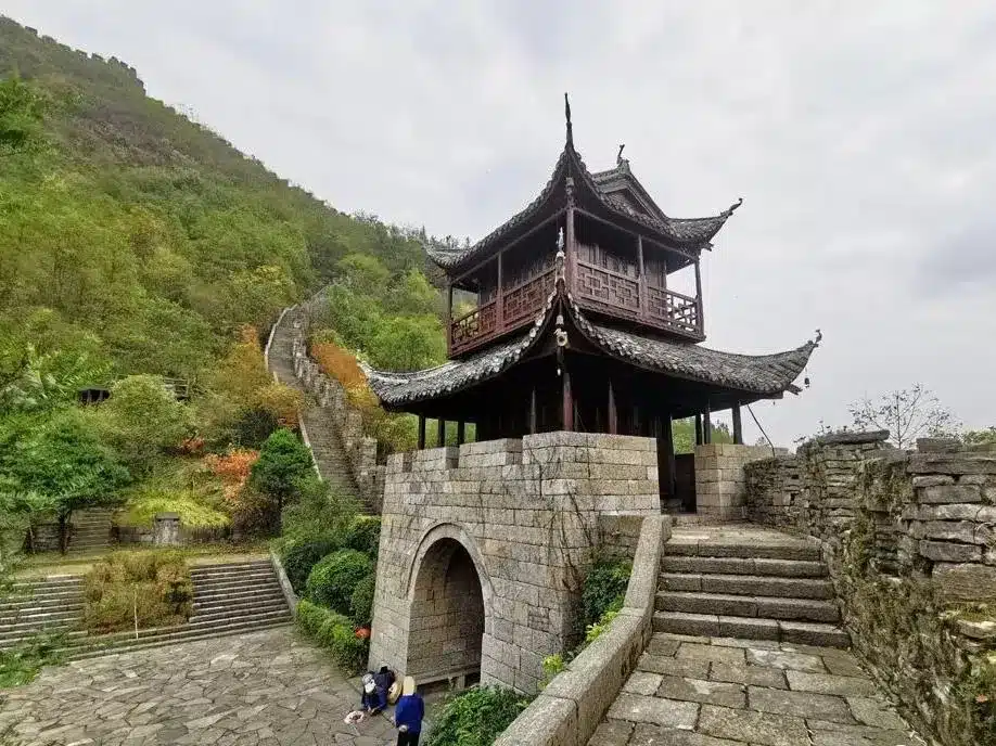 Южная китайская стена в Фэнхуане — уникальный памятник истории