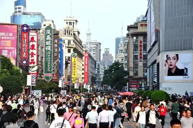 Нанкинская улица в Шанхае