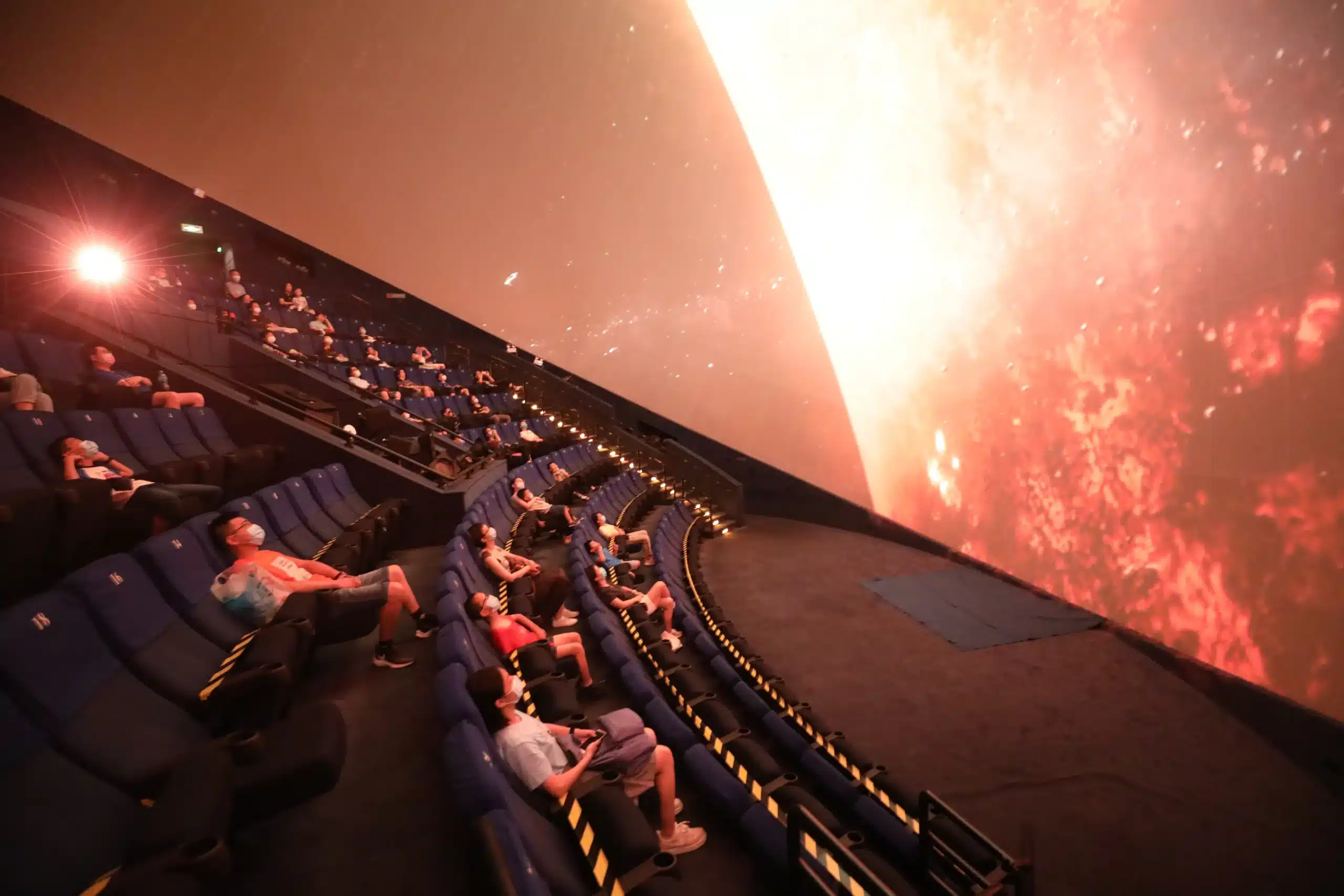 Научно-популярный театр IMAX