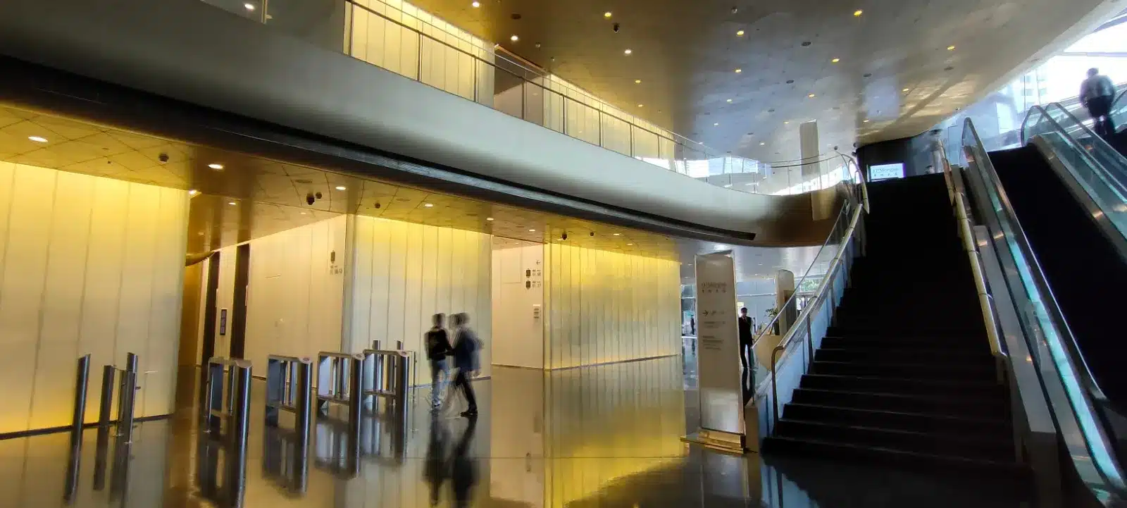 Шанхайская башня, 1 этаж