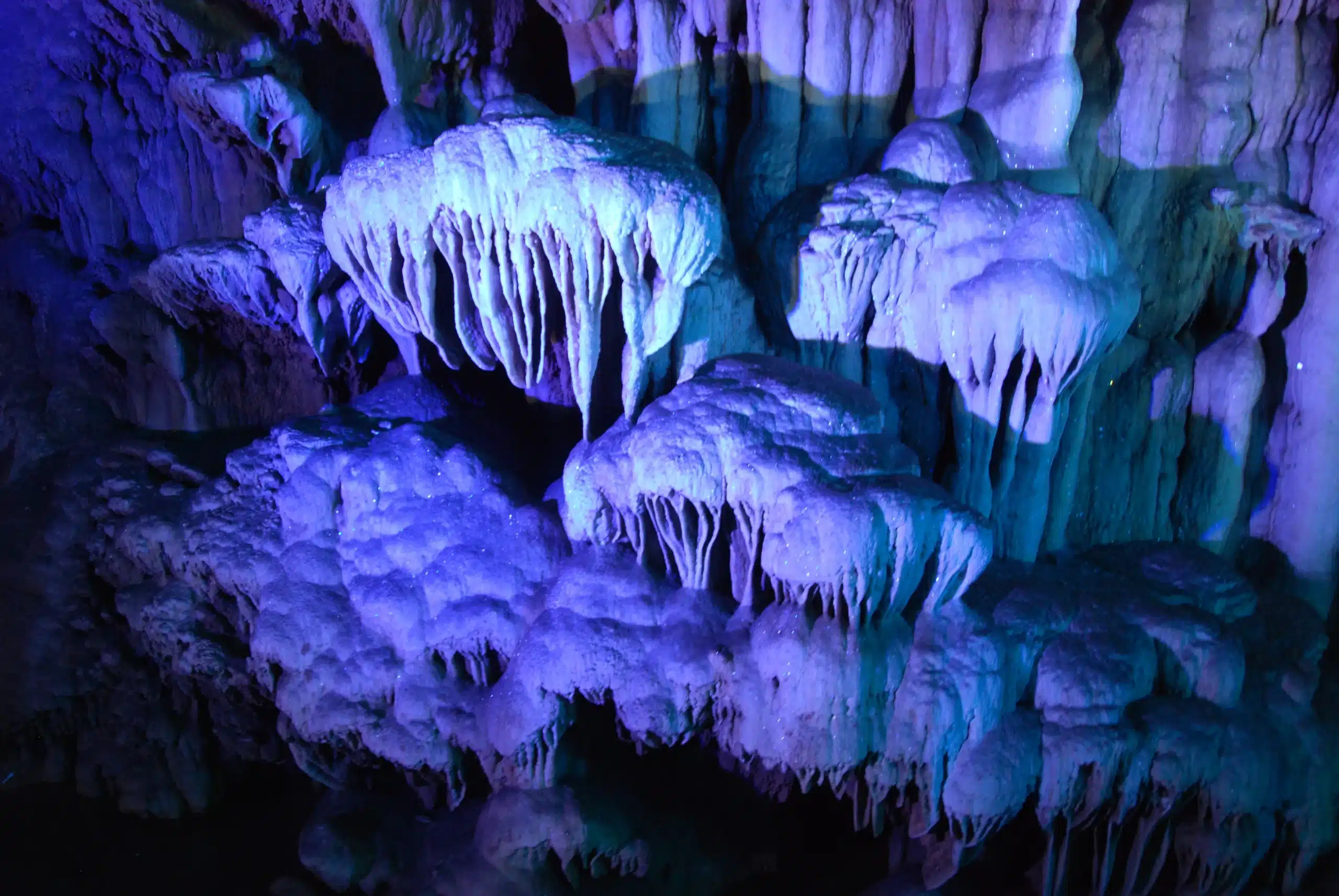 Серебряная пещера Яншо