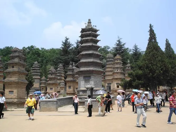 Лес пагод храма Шаолинь
