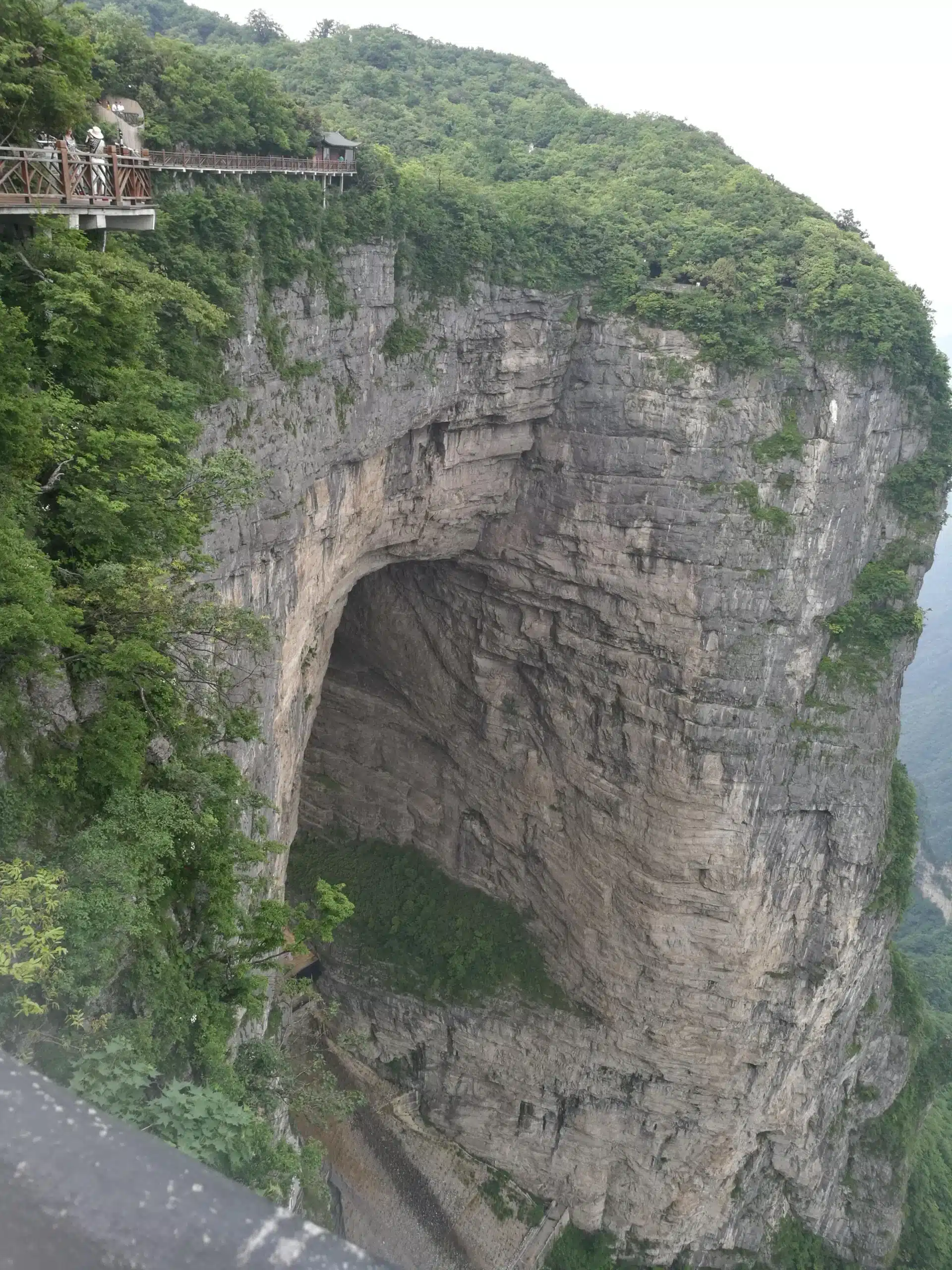 Пещера Тяньмэнь