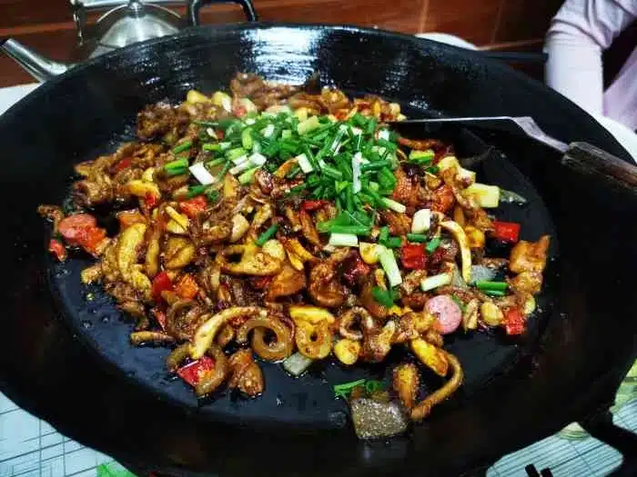 Блюдо на железной плите