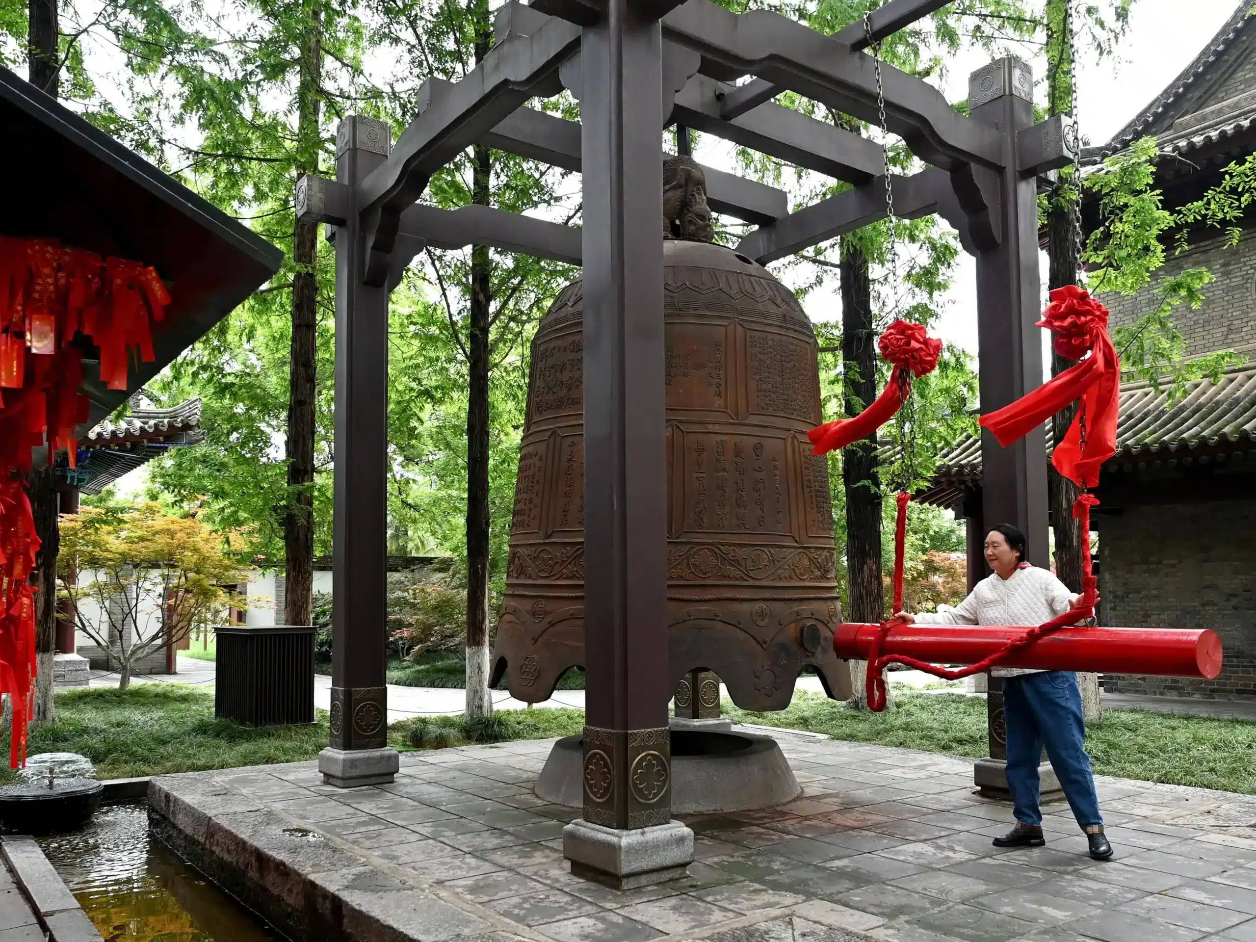 Утренний звонок в Маленькой пагоде Диких гусей