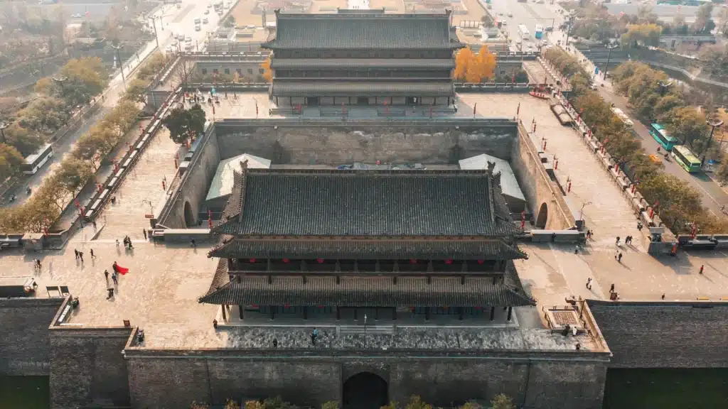 Главные башни (городские башни), стрелочные башни и надвратные башни