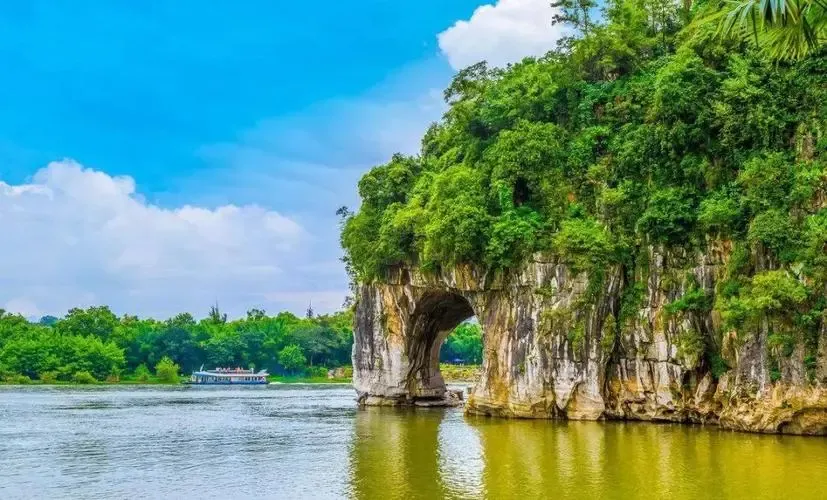 Тур Гонконг-Гуйлинь: Холм Слоновьего Хобота