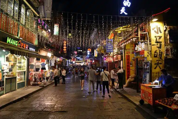 Западная улица Яншо