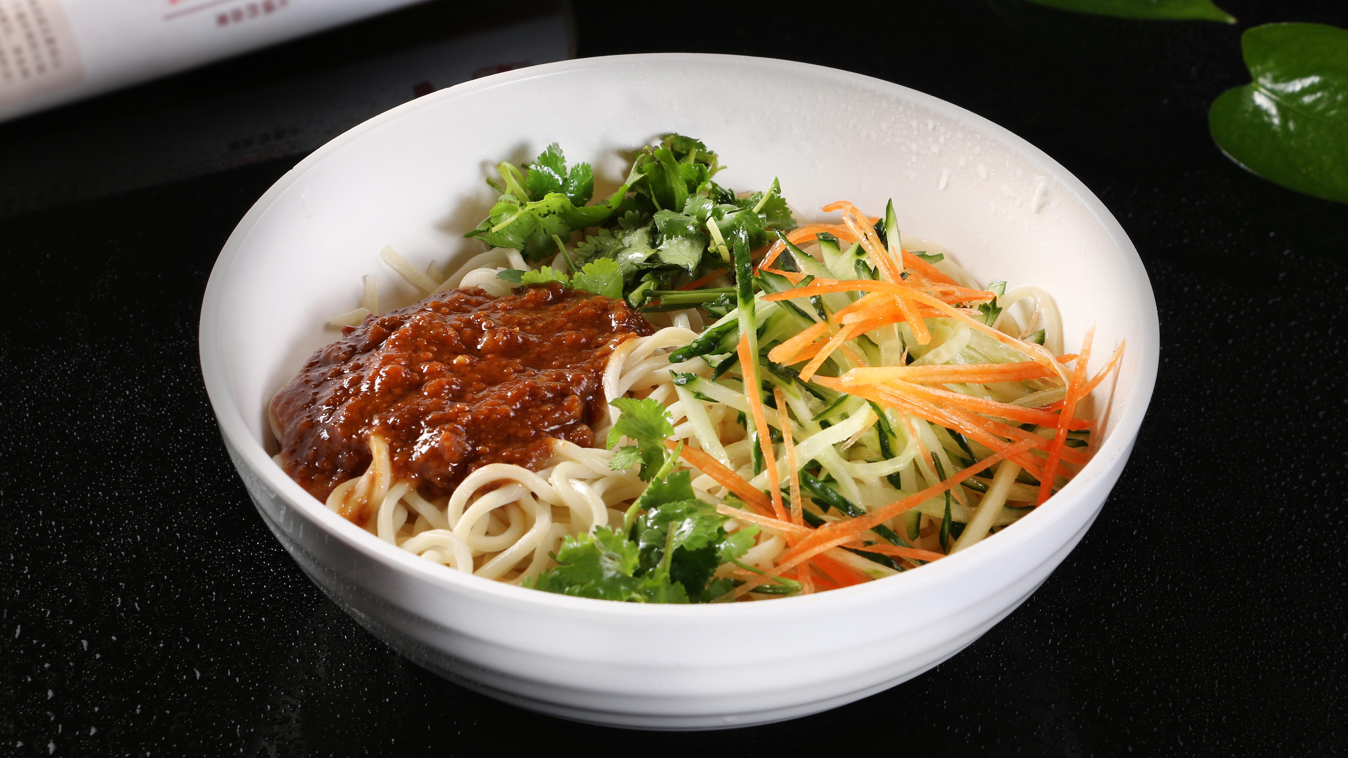 Пекинская лапша Чжа Цзян