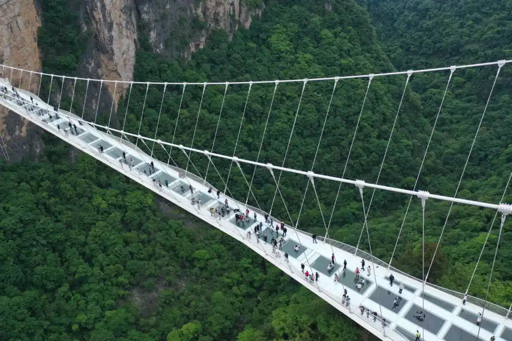 Стеклянный мост