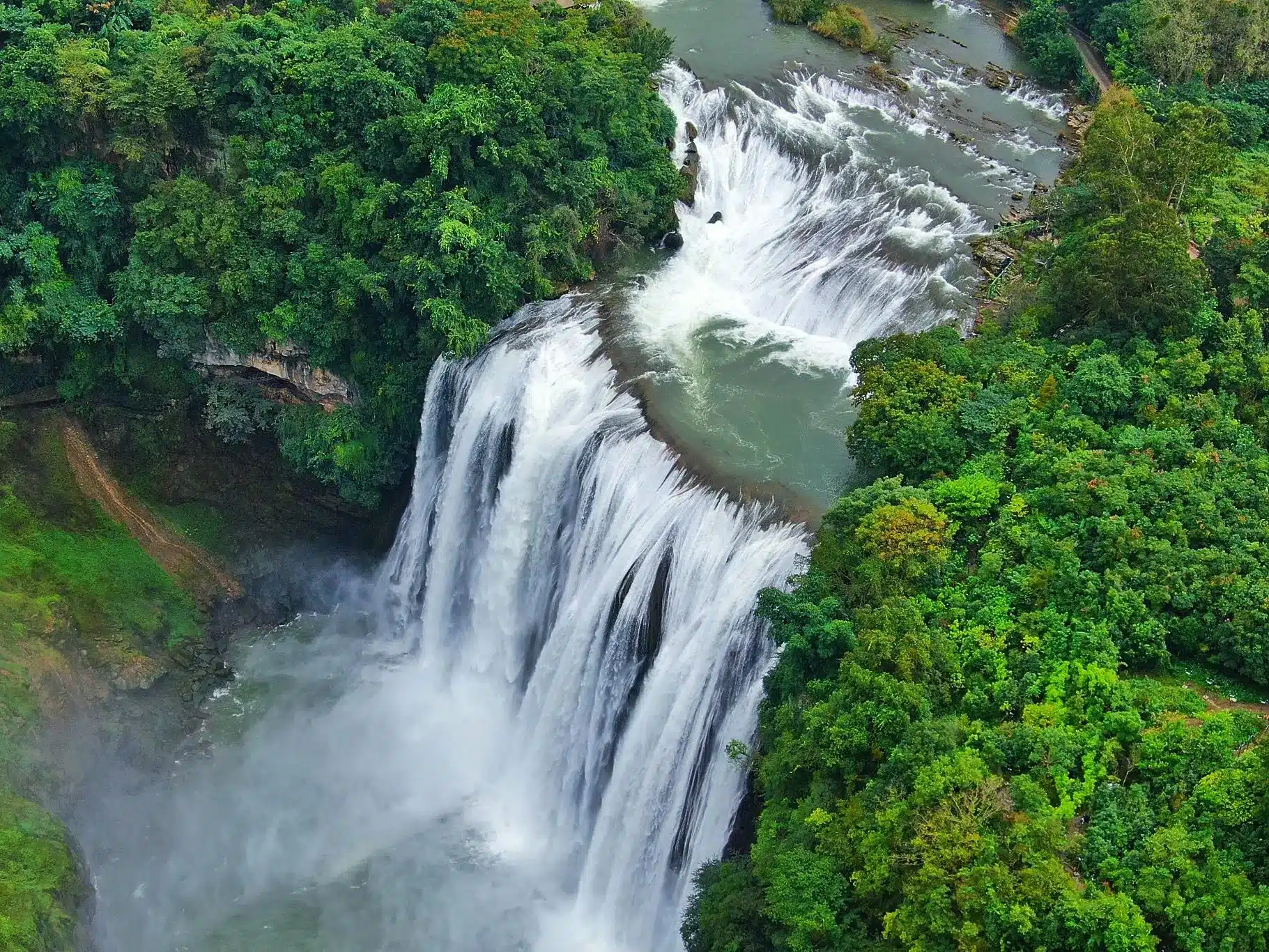 Водопад Хуангошу