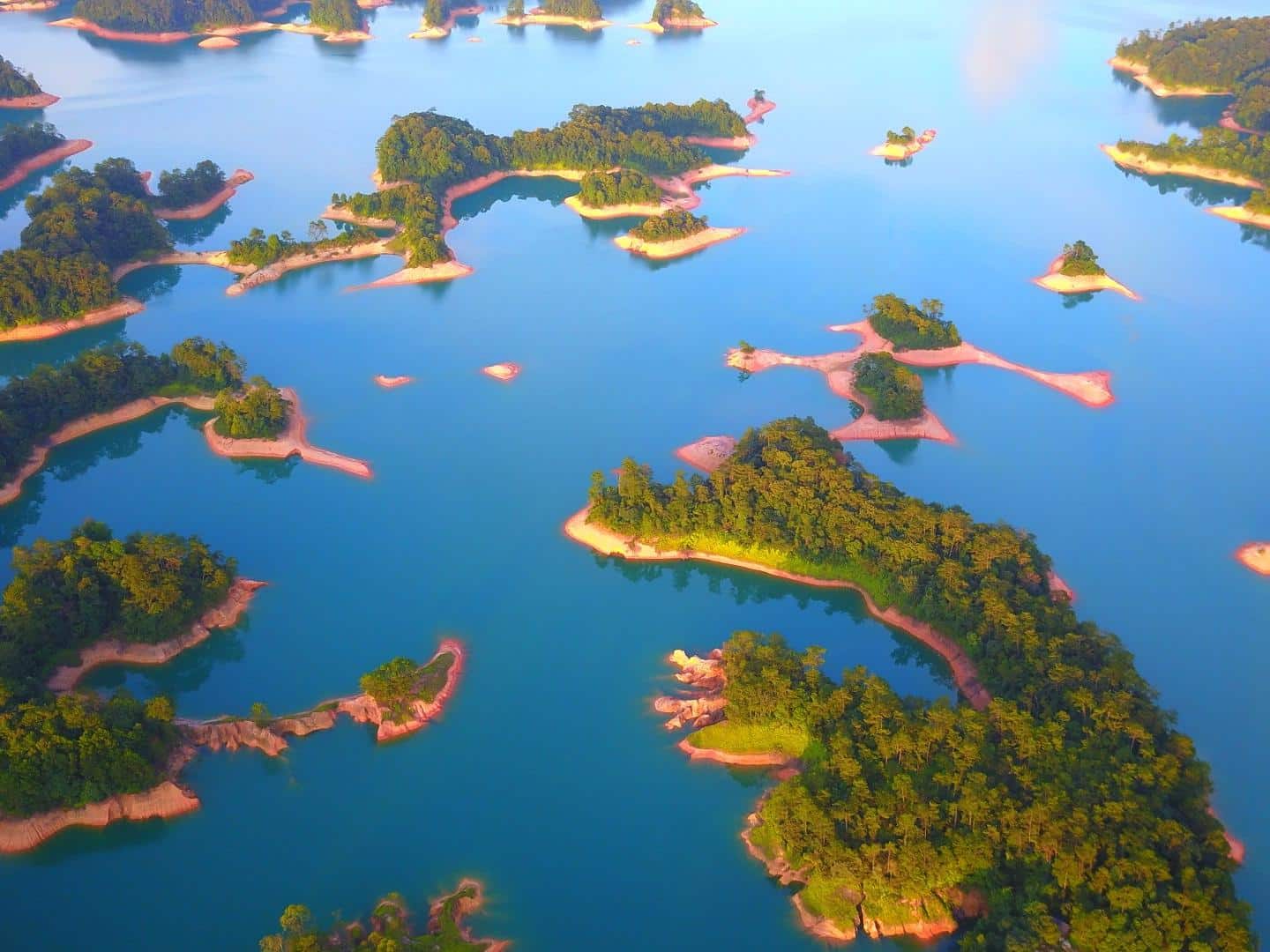 Озеро Тысячи Островов в Ханчжоу