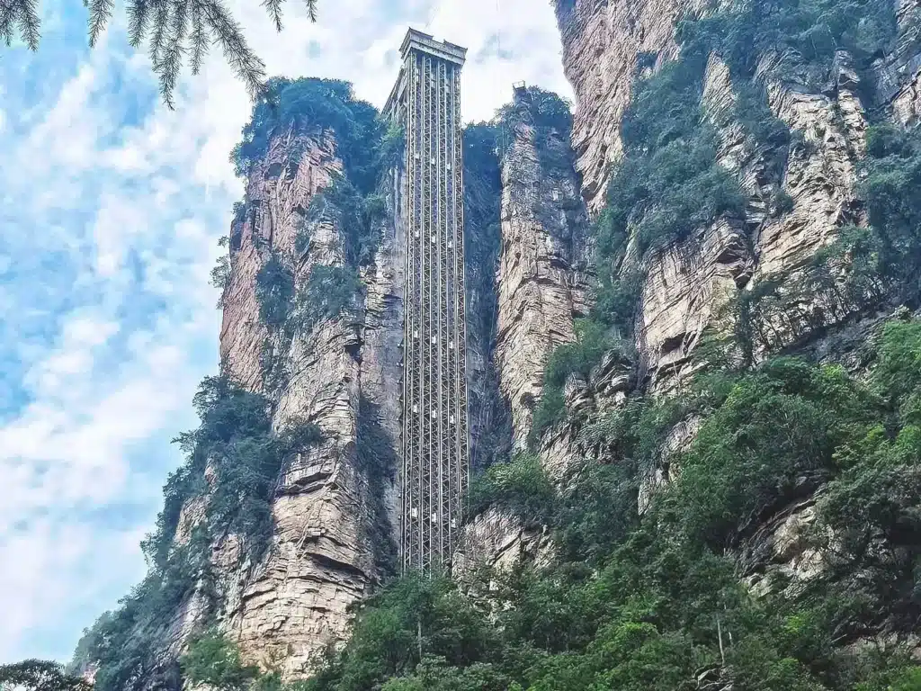Чжанцзяцзе- лифт Байлун