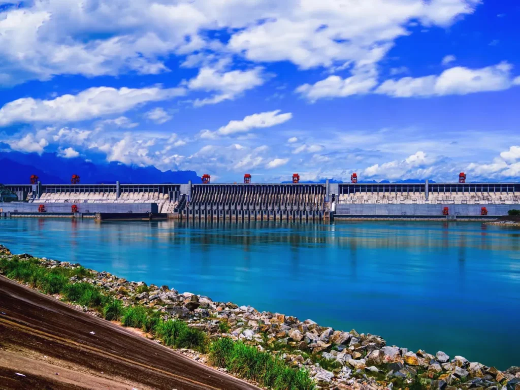 Плотина Три ущелья в Ичане