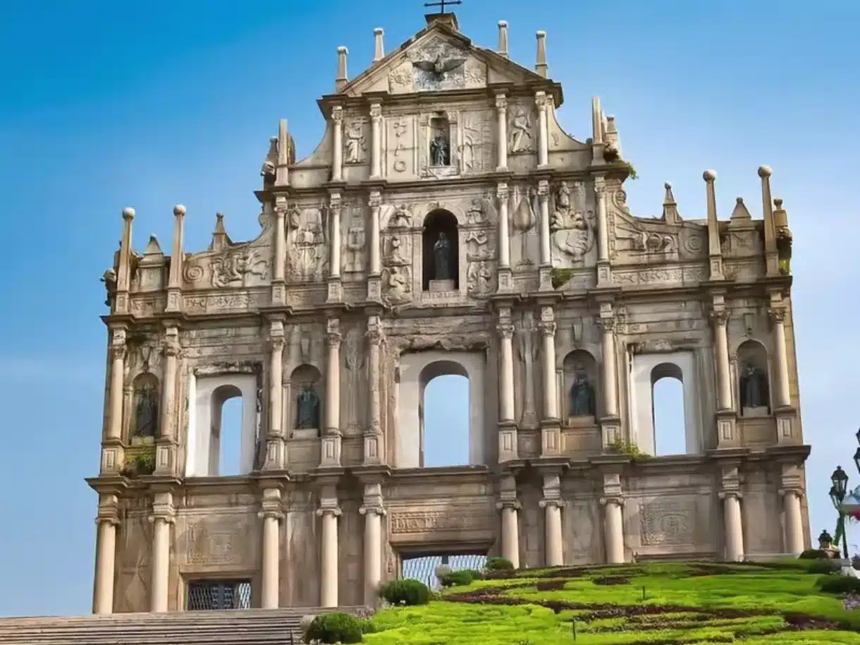 Руины собора Святого Павла