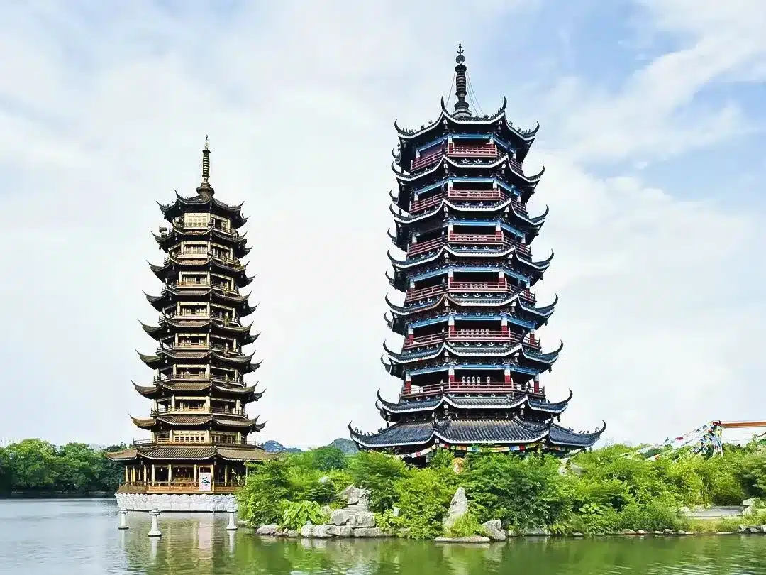 тур в Гуйлинь: Пагоды Солнца и Луны 