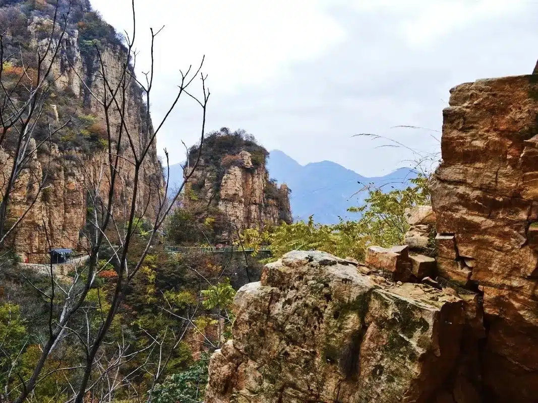Причудливые каменные образования в Горе Тяньюнь
