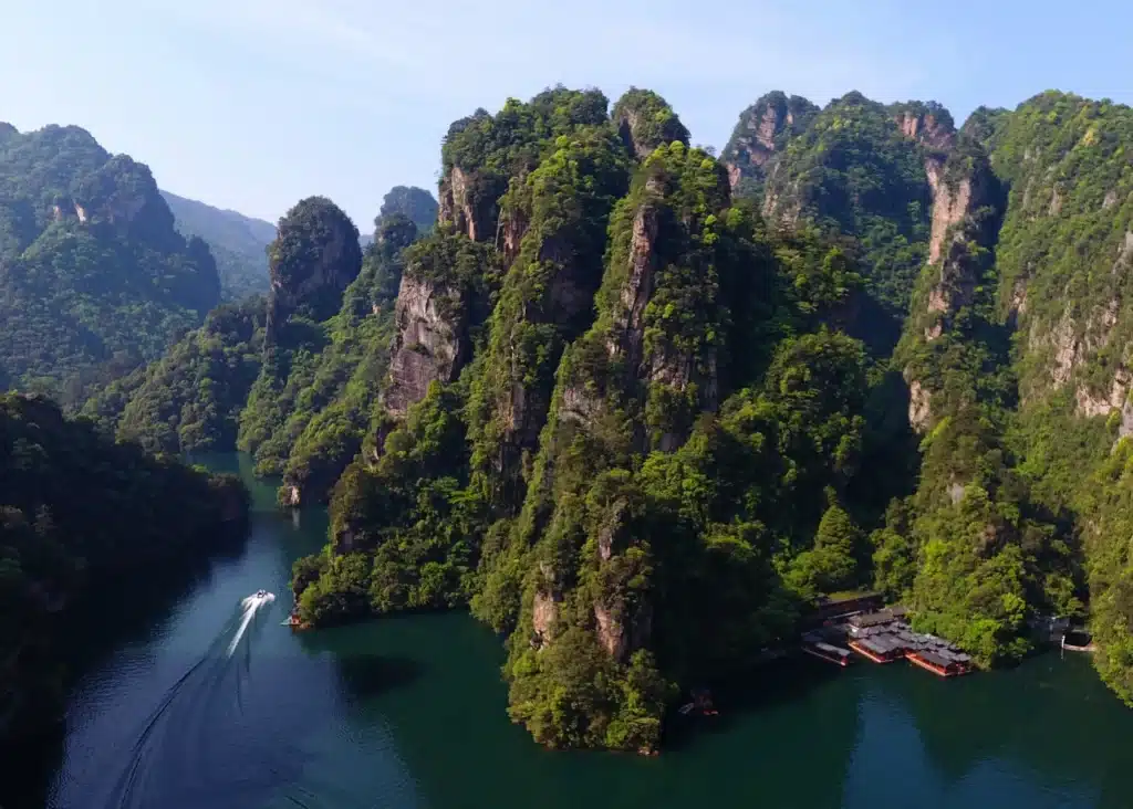 озеро Баофэн Чжанцзяцзе